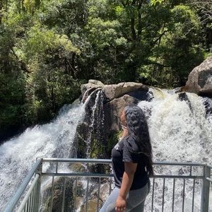 Meet your Posher, Cassandra